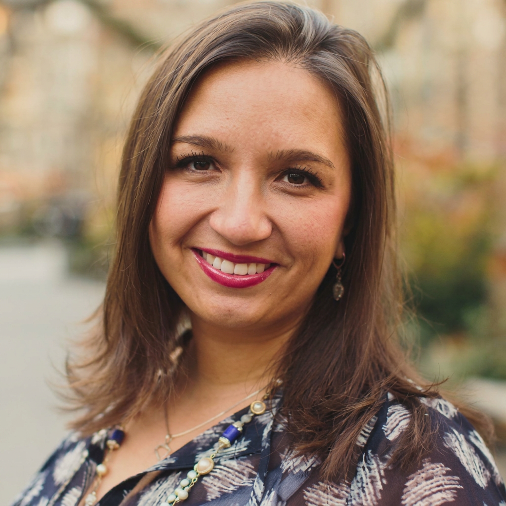 Portrait of Linette Gomez, Co-Founder + Operating Manager at Aligaloo